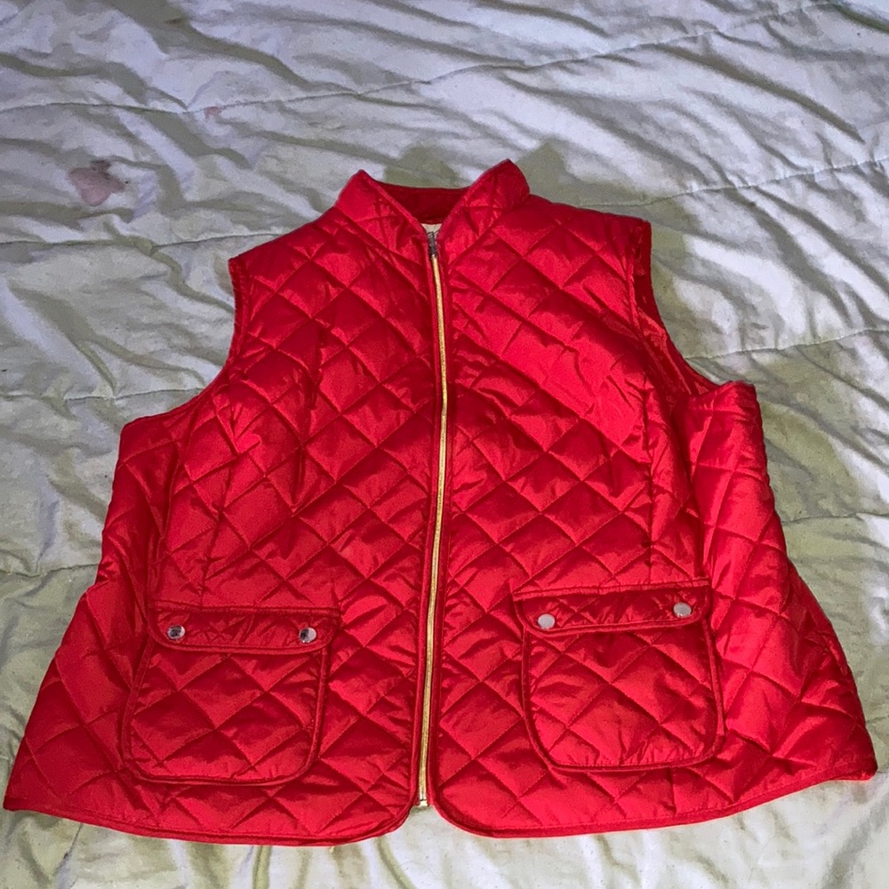 red St. John bays vest 2x never wore but tags are off